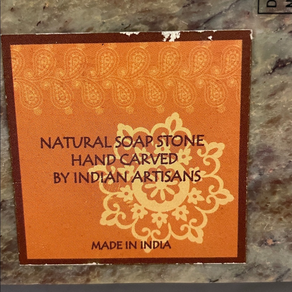 Intricately Carved natural soap Stone Box hand carved by Indian artisans - Picture 5 of 8